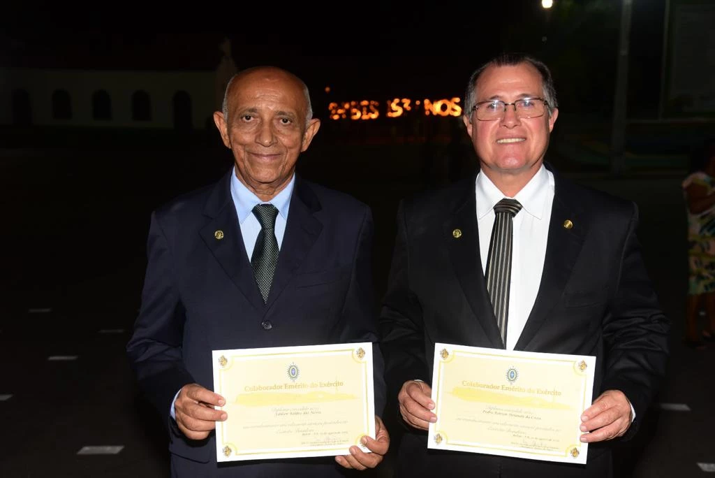 Edilson Baldez e Pedro Robson Holanda da Costa foram homenageados pelo Exército Brasileiro
