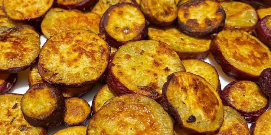 Adicione um toque cítrico, espremendo um pouco de suco de limão fresco sobre a batata-doce após o cozimento.
