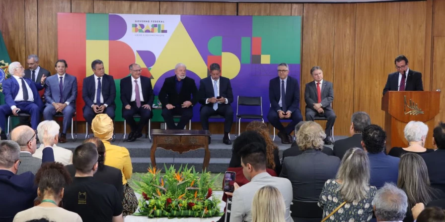 O presidente Luiz Inácio Lula da Silva sancionou nesta segunda-feira (28), em evento no Palácio do Planalto.