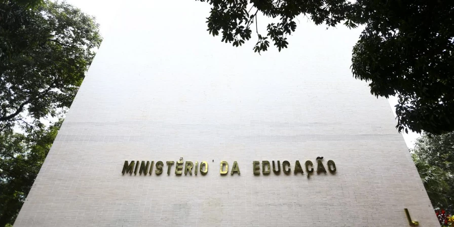MEC negou a abertura de novos cursos de medicina no Brasil.