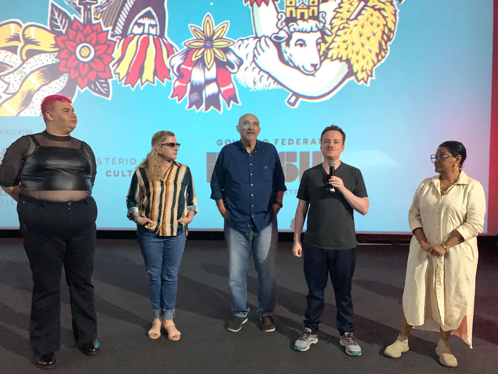 Elenco e direção do filme.