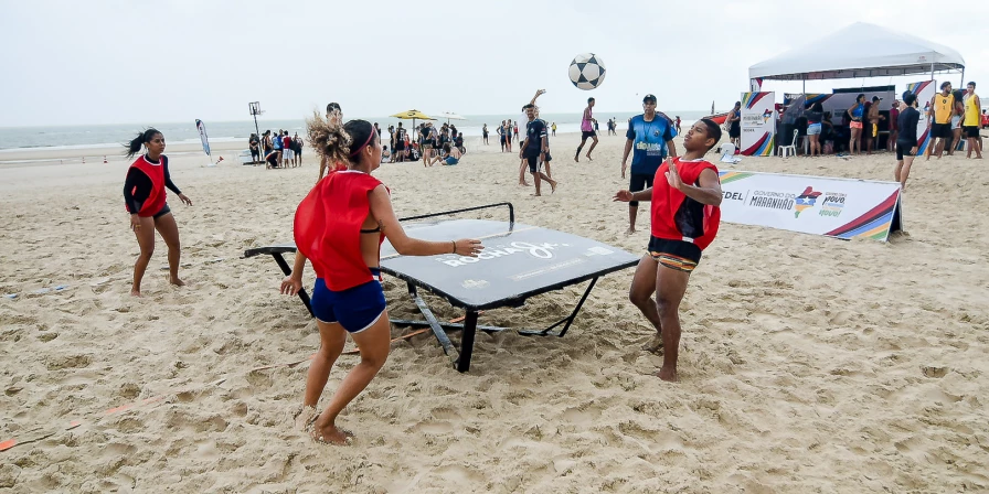 Na areia, serão realizadas atividades esportivas e de lazer, como futmesa e outras