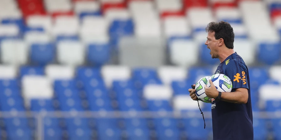 Fernando Diniz na preparação para estreia na Eliminatória