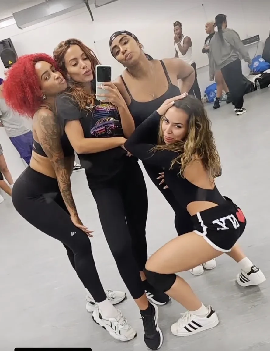 Anitta e bailarinas nos ensaios para o show no VMA 2023. (Foto: Reprodução / Redes Sociais)