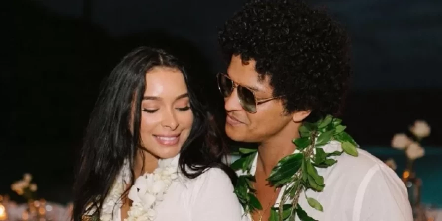 Bruno Mars e Jessica Caban.