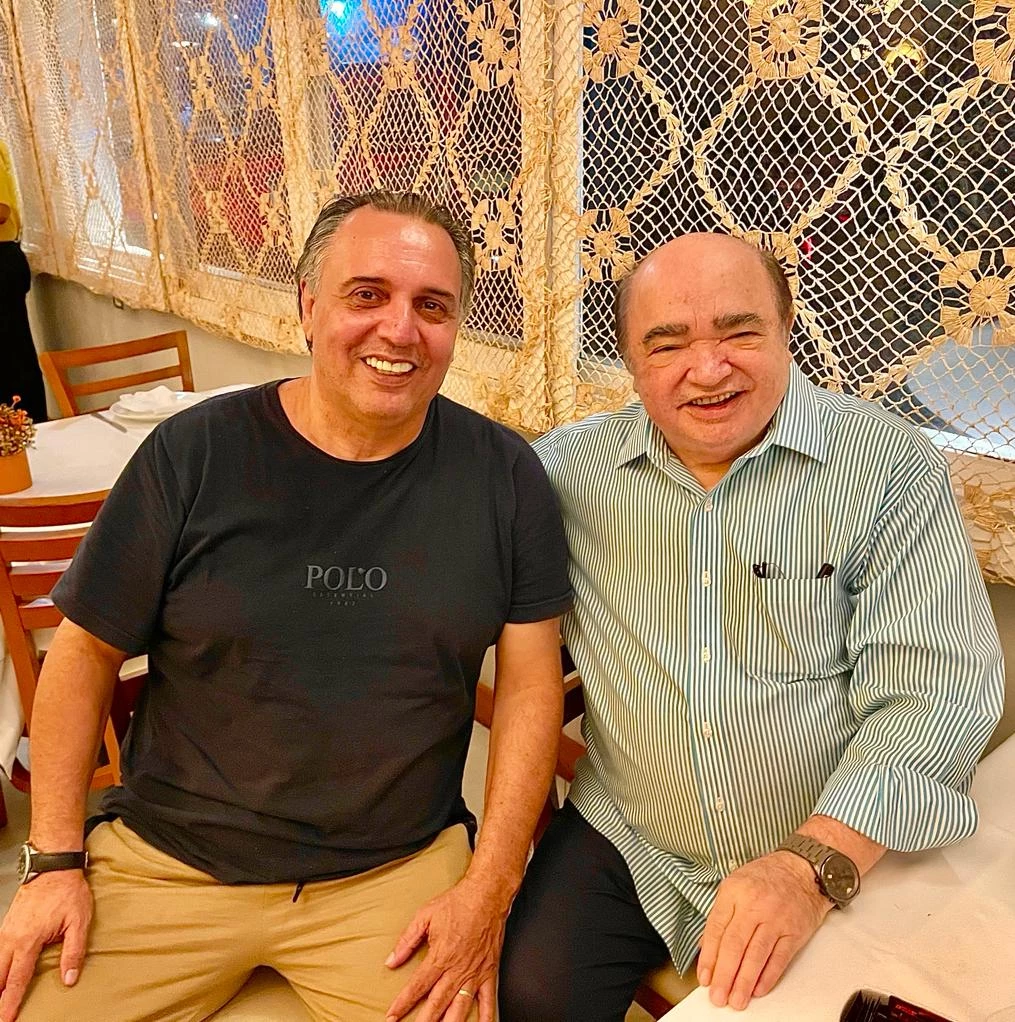 Reencontro do Repórter PH com um grande amigo, no jantar de segunda-feira do restaurante Cabana do Sol: Rogério Ferreira, atualmente morando em Recife mas já decidido a regressar ao Maranhão até o fim do ano