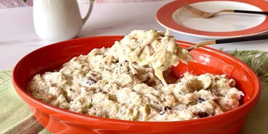 Prepare essa maravilhosa salada de repolho com maçã no próximo almoço em família.