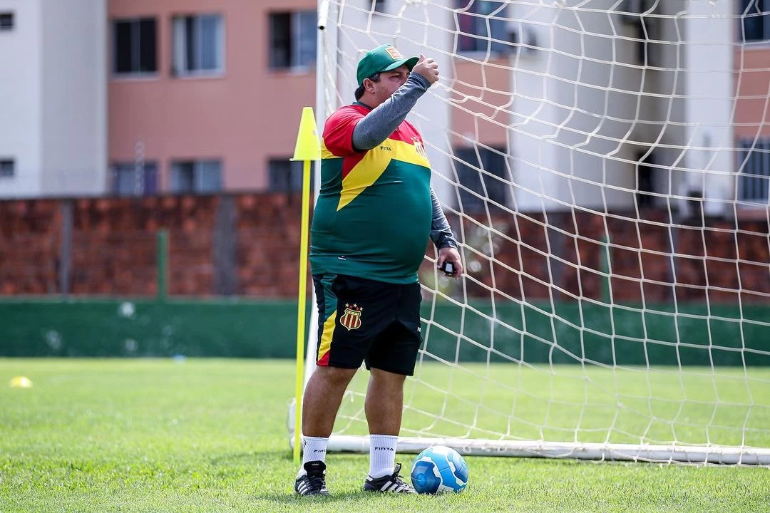 Técnico Fernando Marchiori buscará a segunda vitória no comando do Sampaio (Crédito: Ronald Felipe)