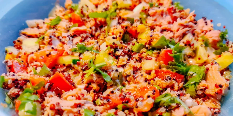 Salada quinoa.