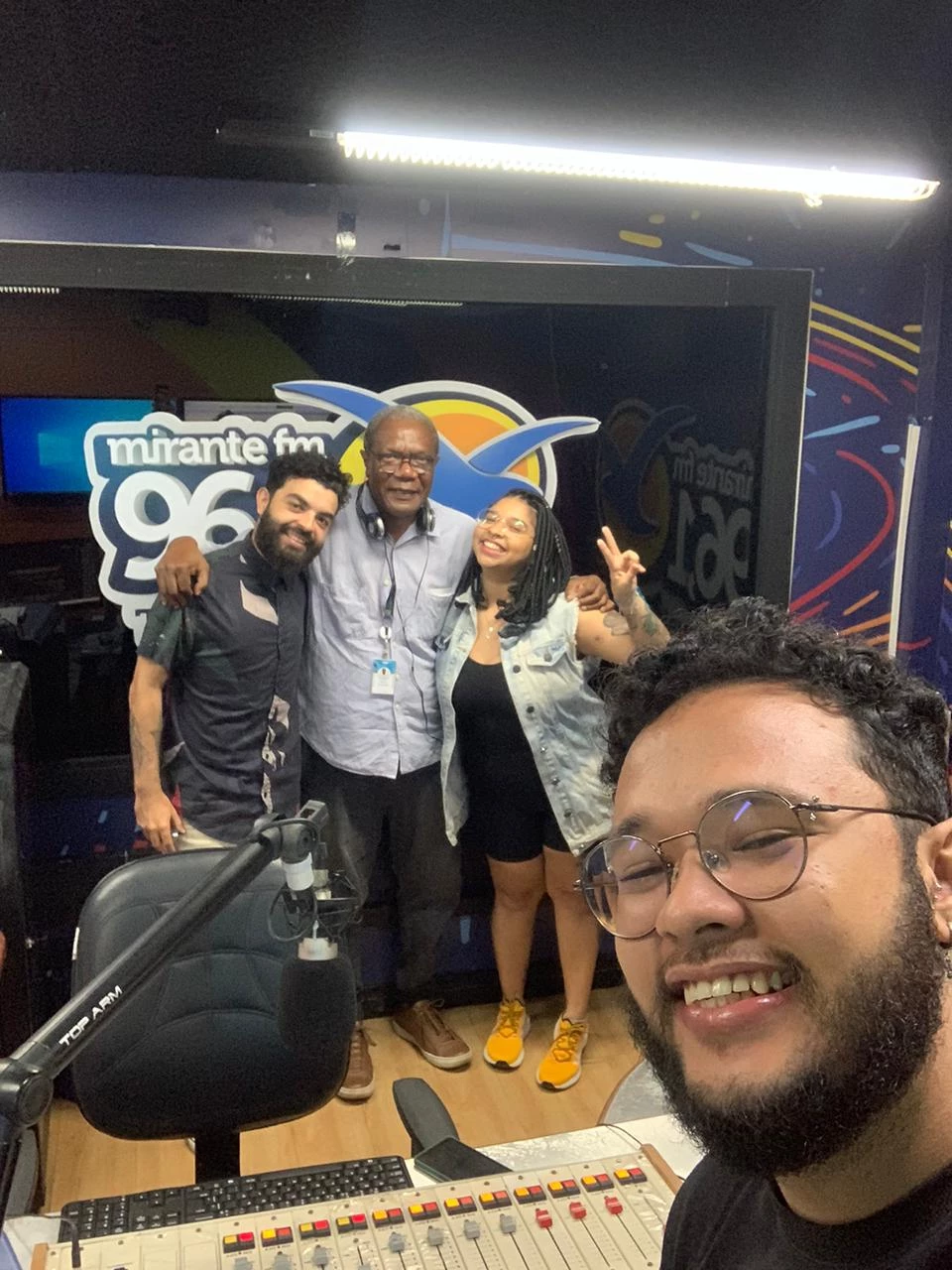 Cajoh, Sereia e Caslu no Plugado, na Mirante FM. Foto: Caslu