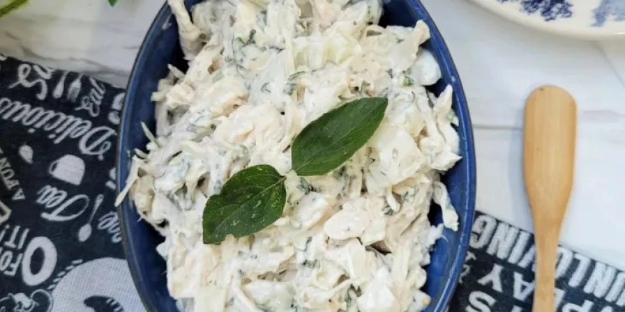 Essa receita de patê de frango é uma opção deliciosa e prática para refeições leves e refrescantes.