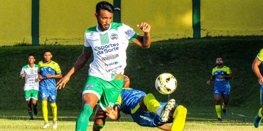 Lance da partida entre Timon e Santa Quitéria, pela Segundinha Maranhense.