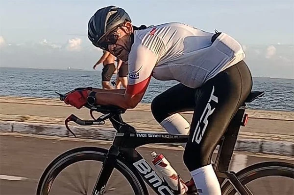 Médico Édson Soares morreu atropelado na Avenida Litorânea enquanto pedalava. (Foto: Reprodução / Redes Sociais)