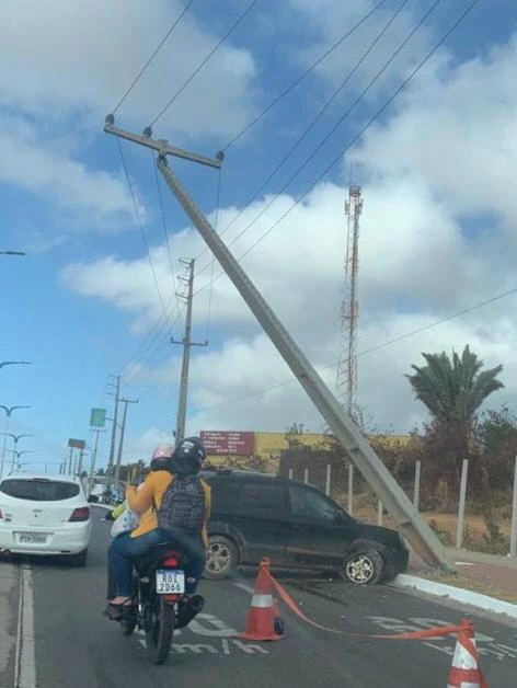Acidente com poste danificado na MA-203. (Foto: Divulgação)