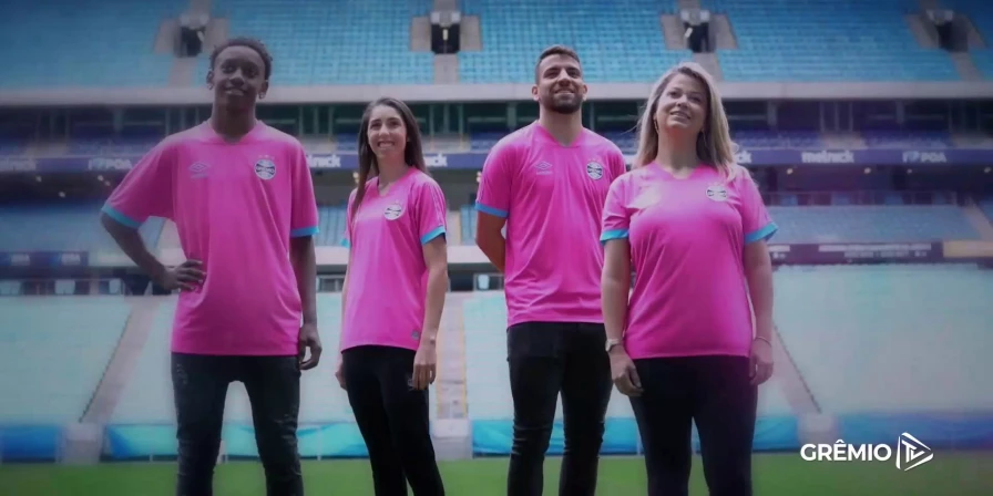 Grêmio apresenta camisa em edição especial