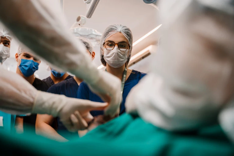 Os alunos do quinto período de Medicina contarão, além do estágio prático no Laboratório de Técnica Cirúrgica na própria Universidade, com a complementação do Instituto de Anatomia Avançada com cadáveres frescos. / Foto: Divulgação/Ceuma.