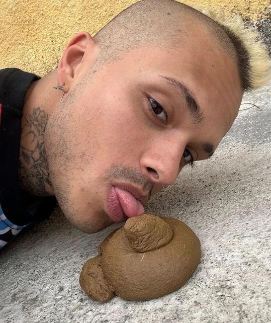 Vitão posta foto