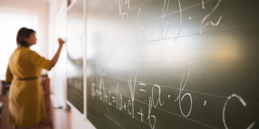 A falta de recursos ou de condições apropriadas também contribui para que o professor adoeça.