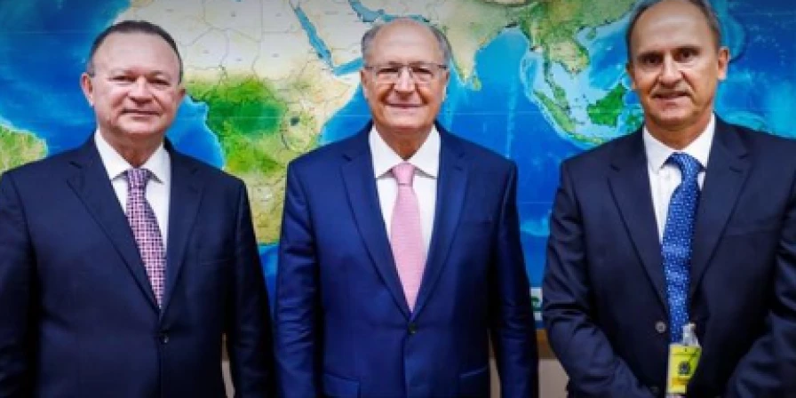 Carlos Brandão e Geraldo Alckmin em encontro em Brasília
