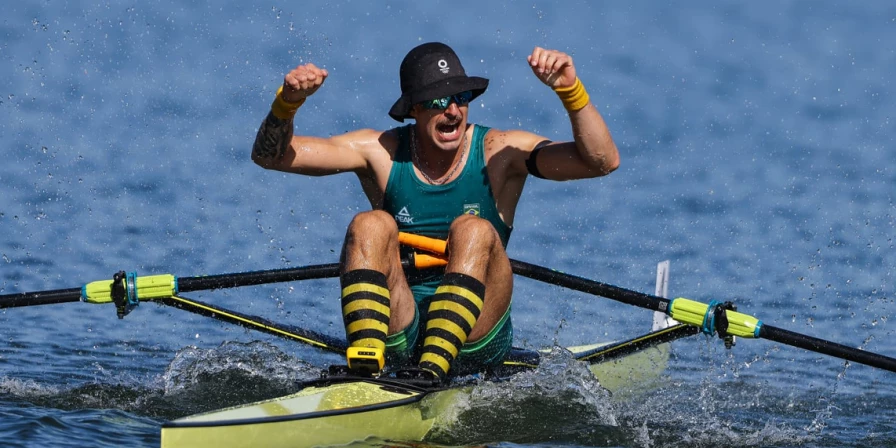 O primeiro a subir no topo do pódio na edição do Pan de Santiago (Chile) foi Lucas Verthein, ouro no single skiff (skiff individual).