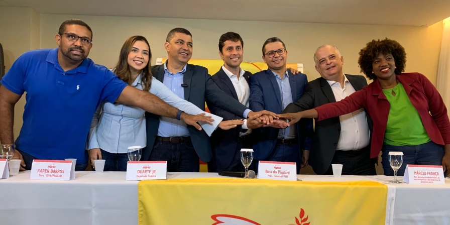 Coletiva de imprensa com lideranças do PSB.