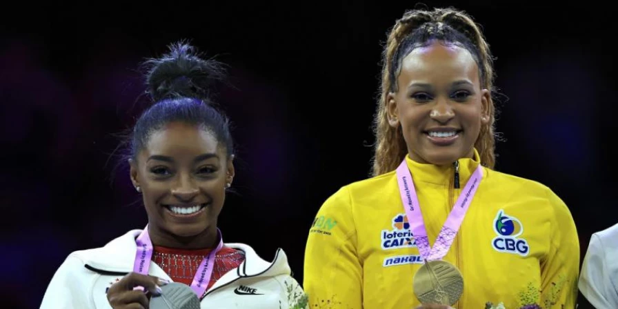 Norte-americana Simone Biles e brasileira Rebeca Andrade