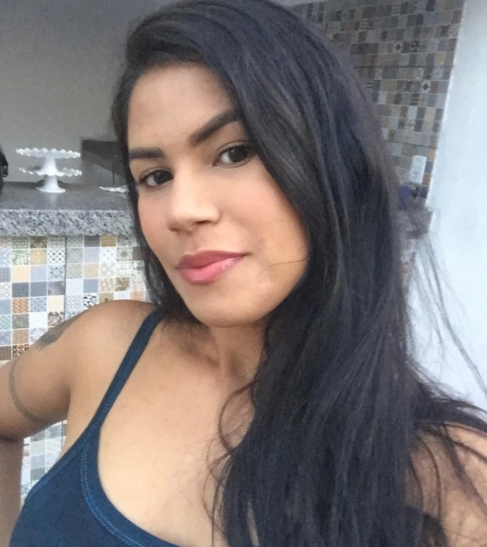 Yslane Caroline Sousa, de 28 anos, morreu em acidente nesta quinta-feira (2). (Foto: Arquivo Pessoal)