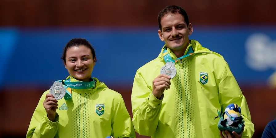Ana Machado e Marcus D’Almeida conquistaram medalhas de prata.