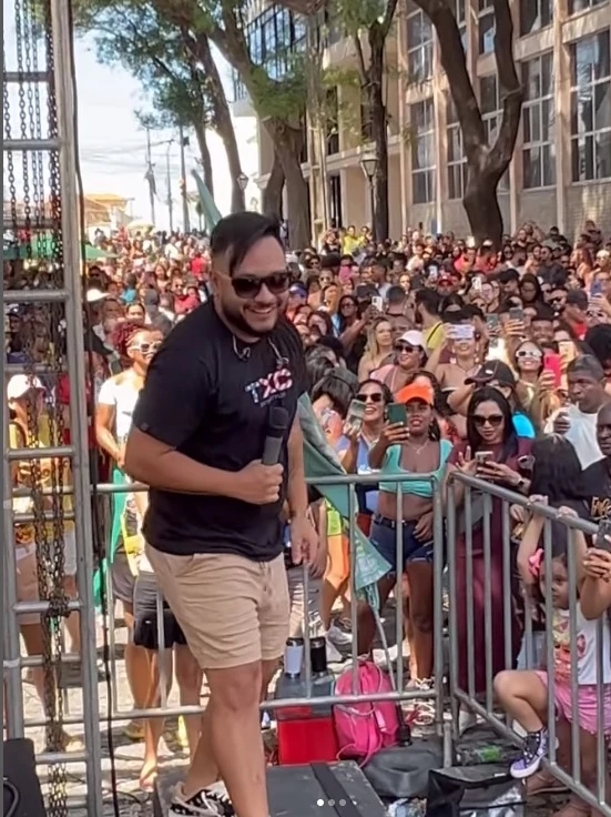Banda Mesa de Bar canta para multidão na Feirinha São Luís