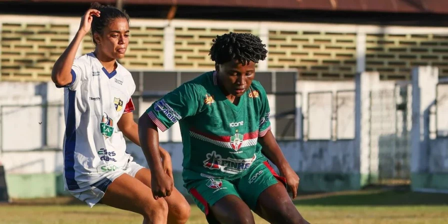 O IAPE derrotou o Pinheiro em duelo no Estádio Costa Rodrigues.