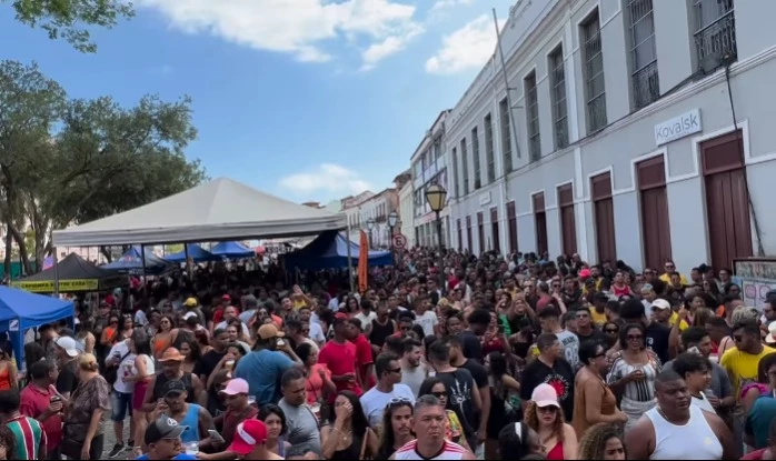 Multidão se dirigiu à Praça João Lisboa no último domingo para aplaudir bandas e cantores de arrocha