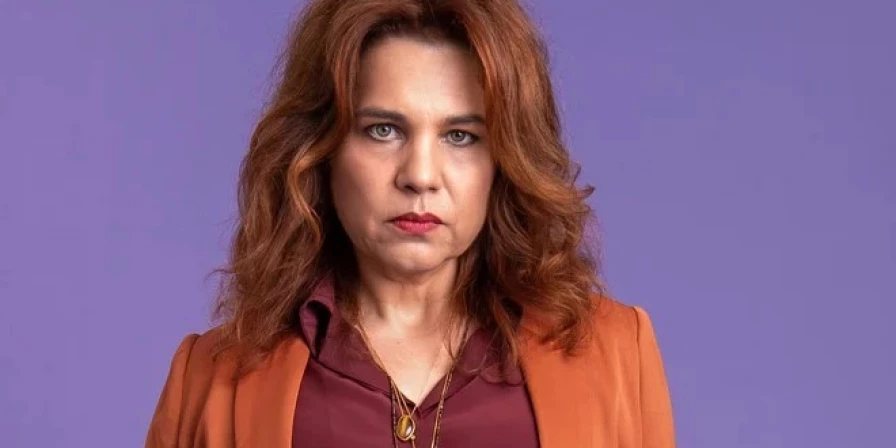 Helena (Isabel Teixeira)
