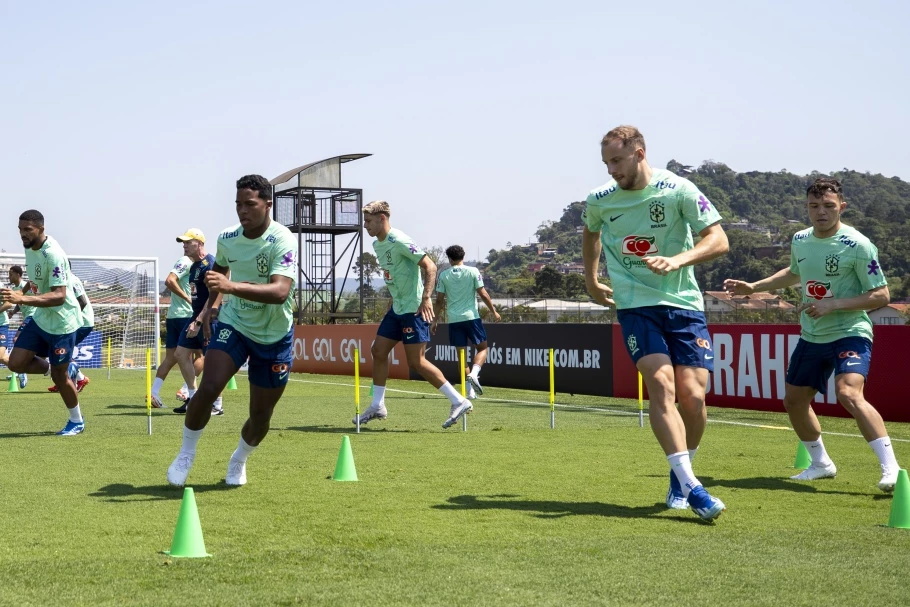 Jogadores realizaram a última movimentação no Brasil nesta quarta-feira (Crédito: Joilson Marconne / CBF)