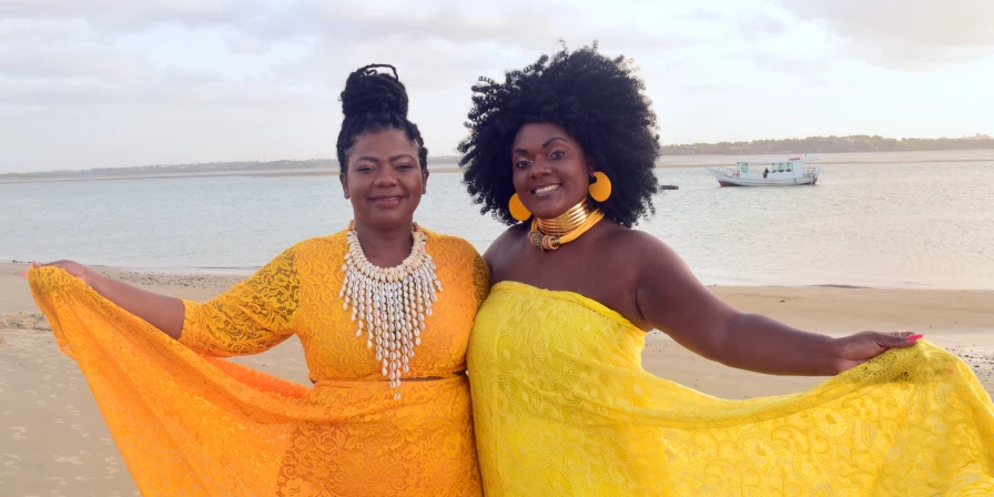 Na semana da Consciência Negra, o Sesc uniu arte e celebração no Show Flores de Aço. As talentosas Andrea Frazão e Anástacia Lia, além de Lúcia Gato, que faz uma participação especial, apresentam a força da mulher negra em um repertório de músicas autorai