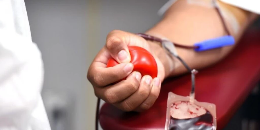 No Brasil, pessoas de 16 a 69 anos podem doar sangue.