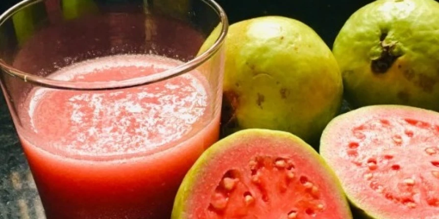 Suco de goiaba.