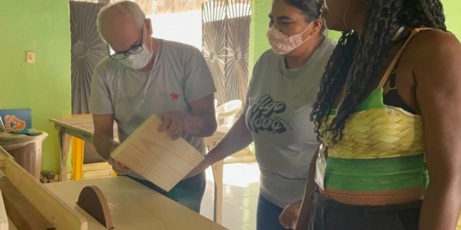 Com a capacitação dos artesãos, espera-se aumentar a produção de peças de madeira com itens de alto valor agregado.