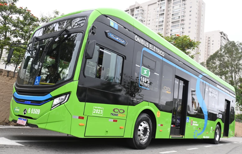 Ônibus elétrico urbano eO500U - Foto: Mercedes-Benz