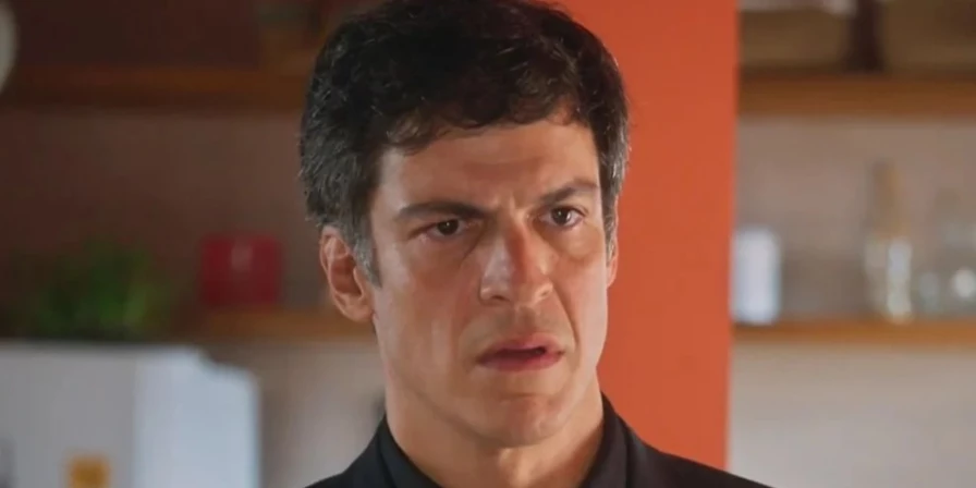 Jonas (Mateus Solano)
