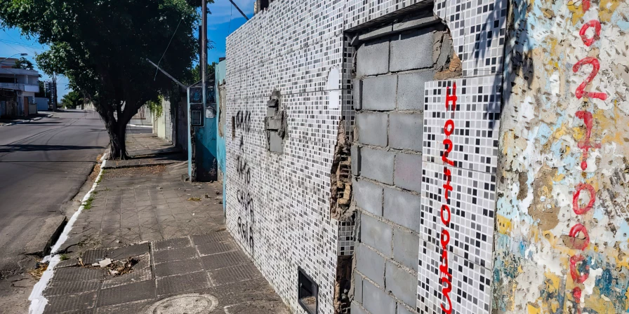 Bairros com risco de afundamento foram desocupados em Maceió.