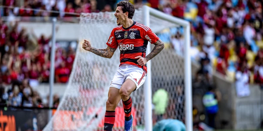 Pedro comemora: o Flamengo derrotou o Cuiabá pelo Brasileirão.