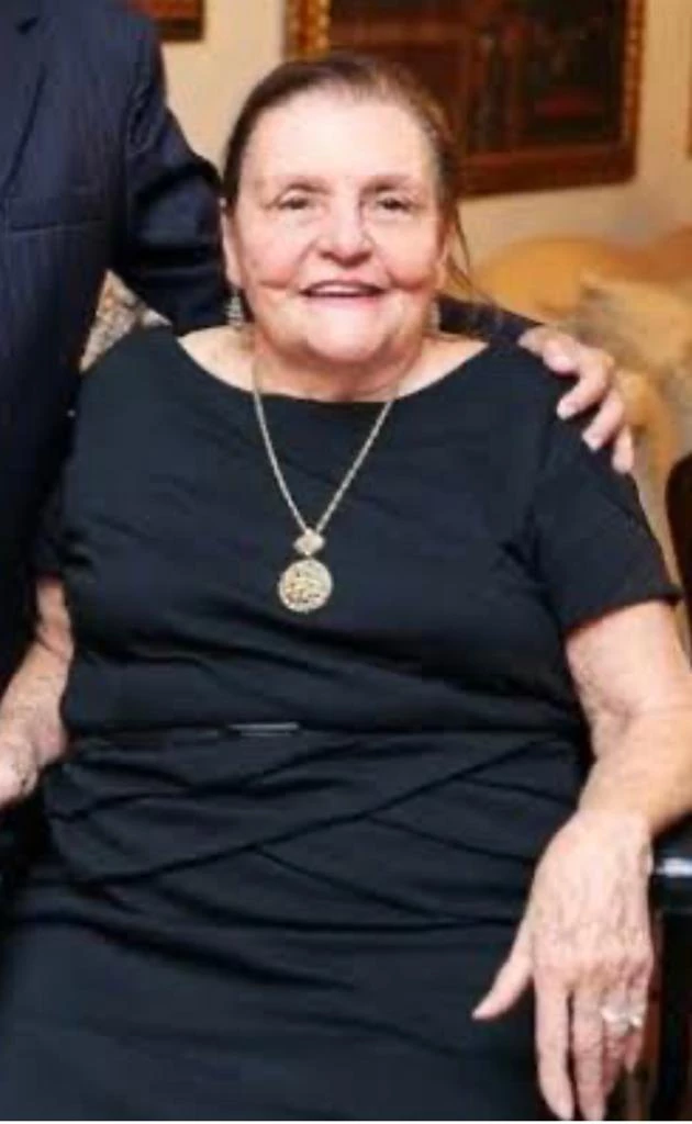 Quem troca de idade nesta segunda-feira é a maranhense Marly Sarney, primeira-dama do Brasil entre os anos de 1985 e 1990. A esposa do ex-presidente José Sarney festejará a data especial de forma discreta, cercada do carinho de familiares e amigos