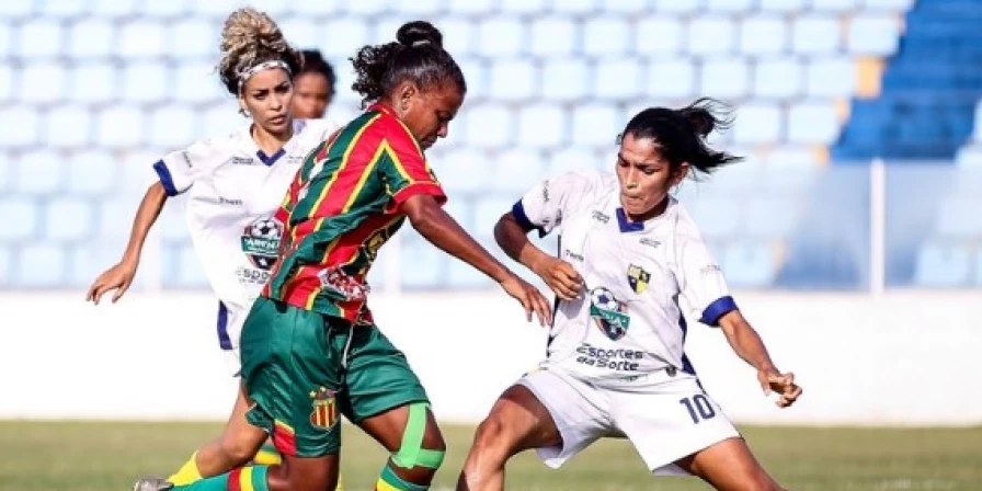 Sampaio e IAPE duelaram no estádio Nhozinho Santos