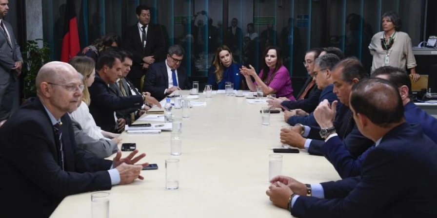 Comissão Mista de Orçamento se reúne no Senado