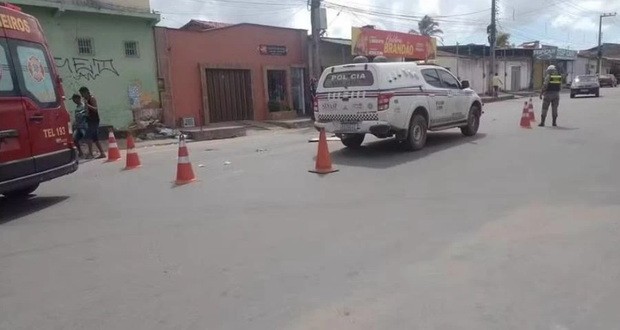 Carro da PM envolvido em acidente no Maiobão. (Foto: Divulgação)