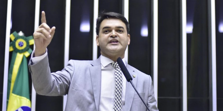 Rubens Júnior já pertenceu ao PCdoB e hoje exerce mandato de deputado federal pelo PT