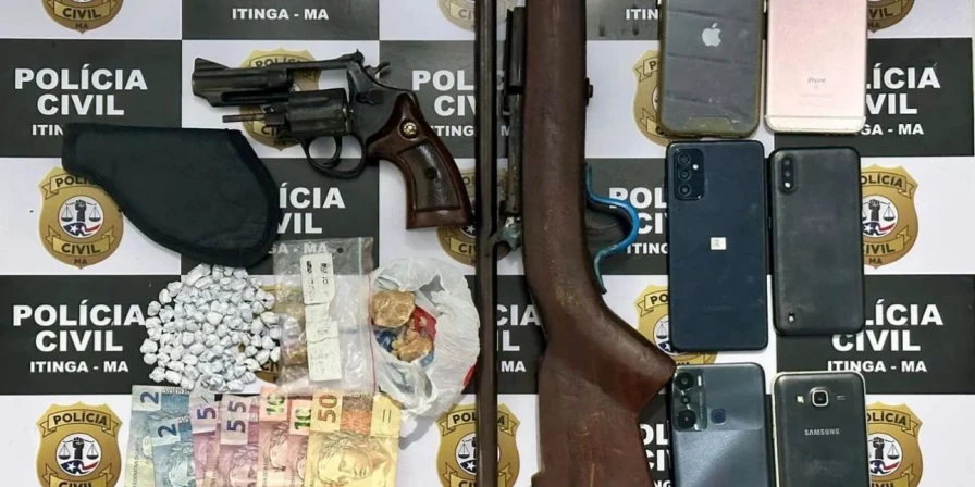Armas apreendidas pela polícia.