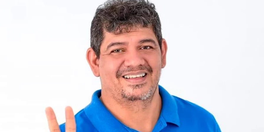 Dr. Alexandre elegeu-se em 2020 e contratou empresa em 2021