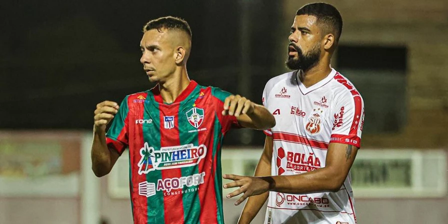 Pinheiro e Imperatriz se enfrentaram no Estádio Costa Rodrigues.