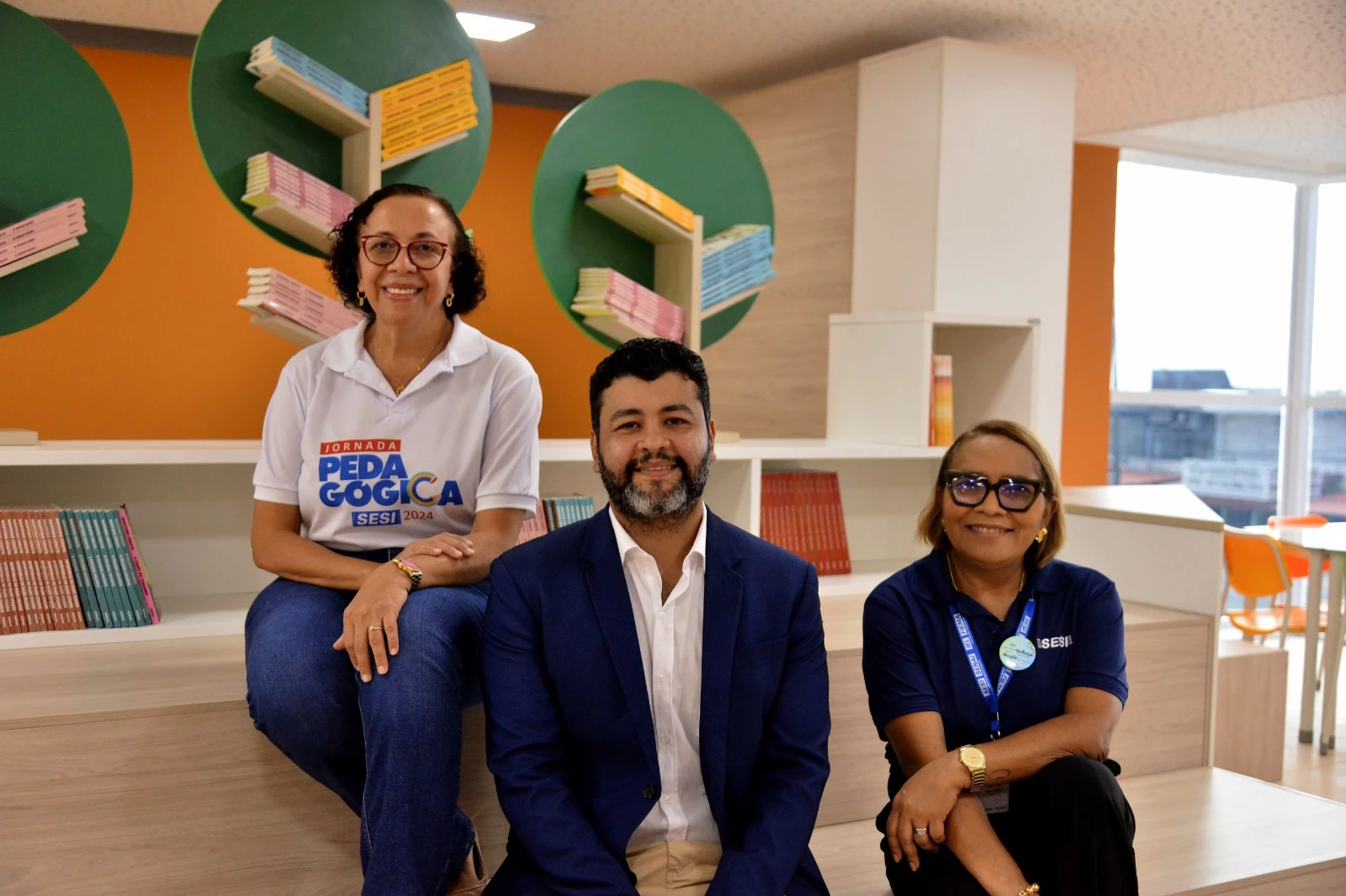 Vanda Marli, coordenadora de Educação_ Diogo Lima, superintendente, e Regina Sodré, gestora da Escola SESI Araçagi. (Foto: Divulgação / SESI)